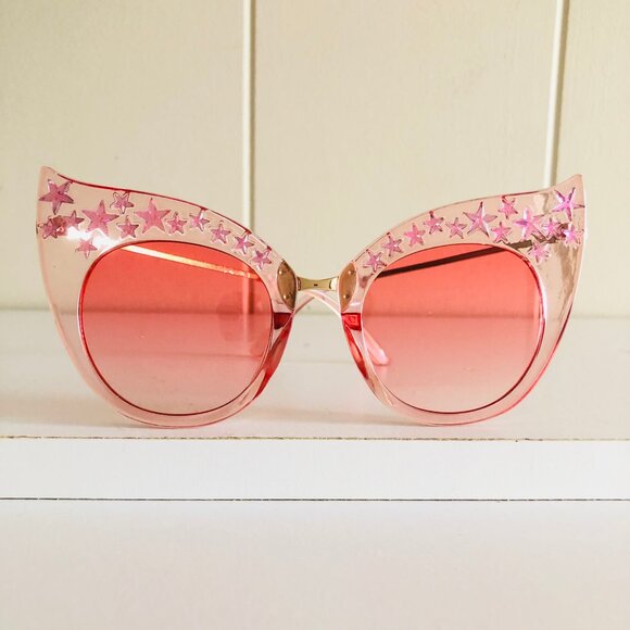 Batshape Cat Eye Sunglasses - Picture 6 of 11